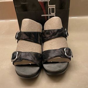 Dansko Sophie Swirl Leather